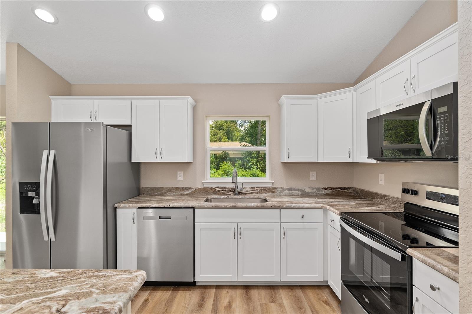 Listing photo id 7 for 7153 Everest Terrace