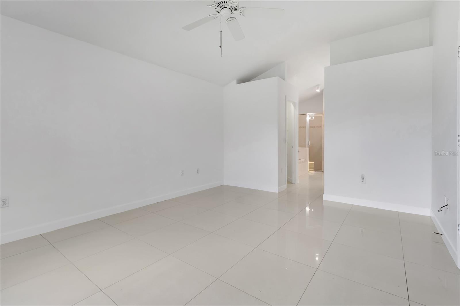 Image 14 of 35 For 472 Quail Hill Drive