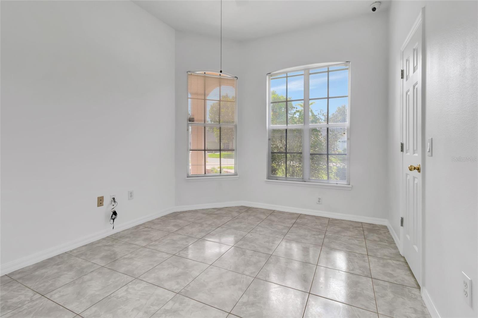 Image 18 of 35 For 472 Quail Hill Drive