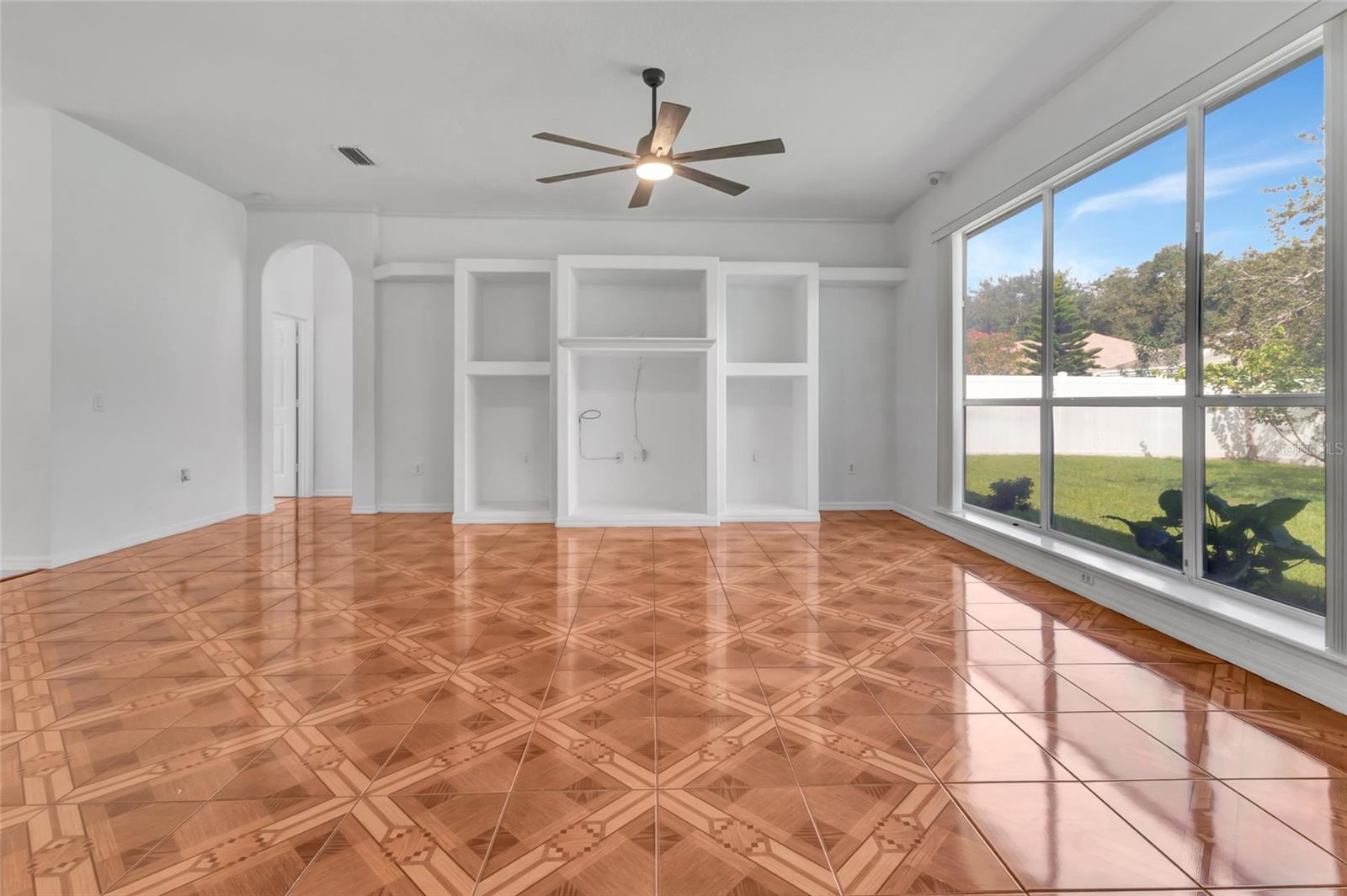 Image 7 of 35 For 472 Quail Hill Drive