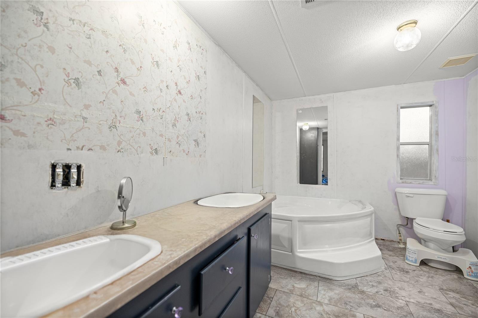 Image 17 of 24 For 17545 39th Court