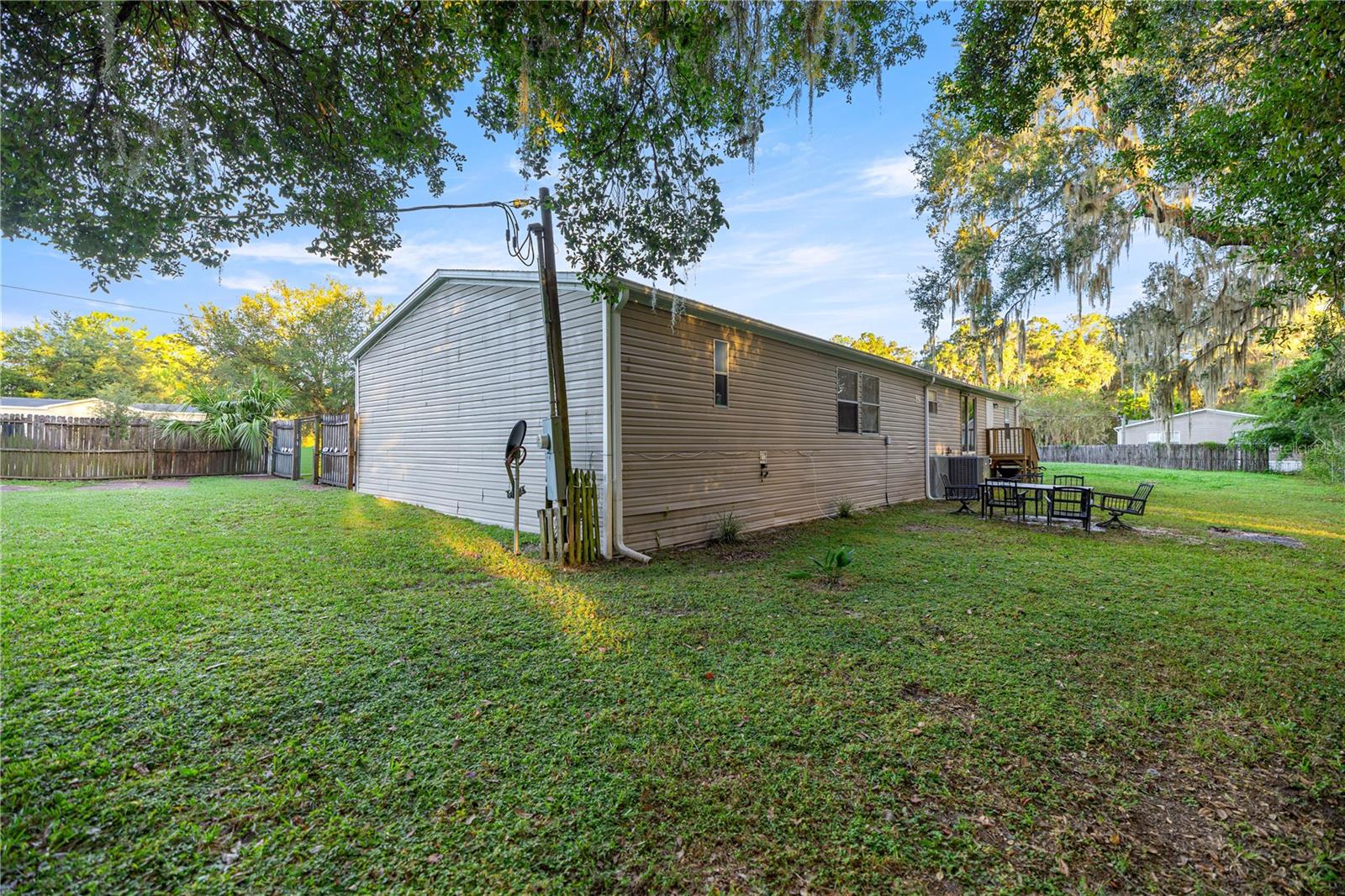 Image 3 of 24 For 17545 39th Court