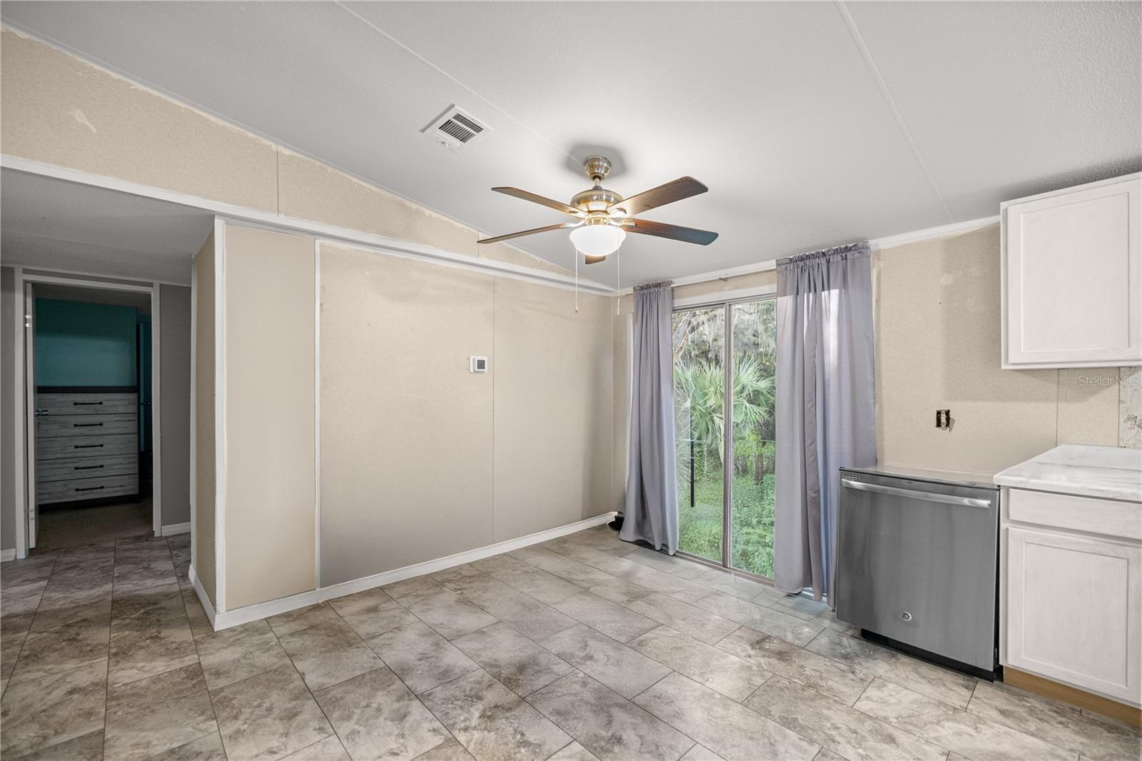 Image 8 of 24 For 17545 39th Court