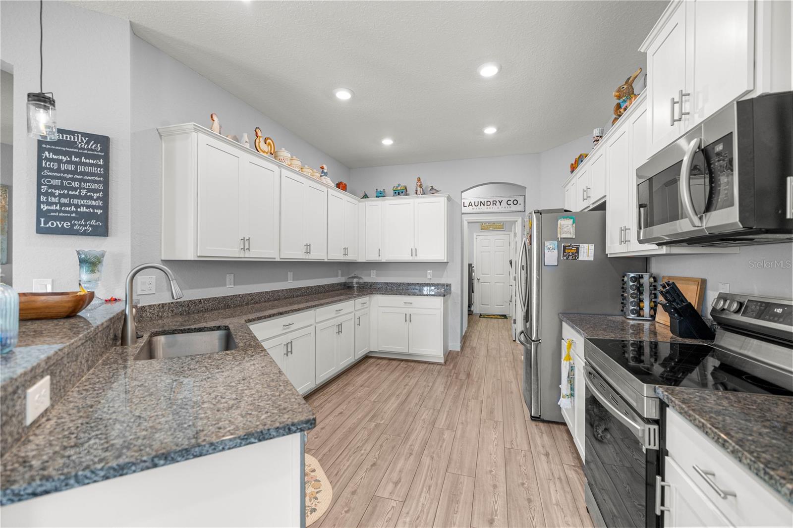 Image 22 of 41 For 9021 42nd Court