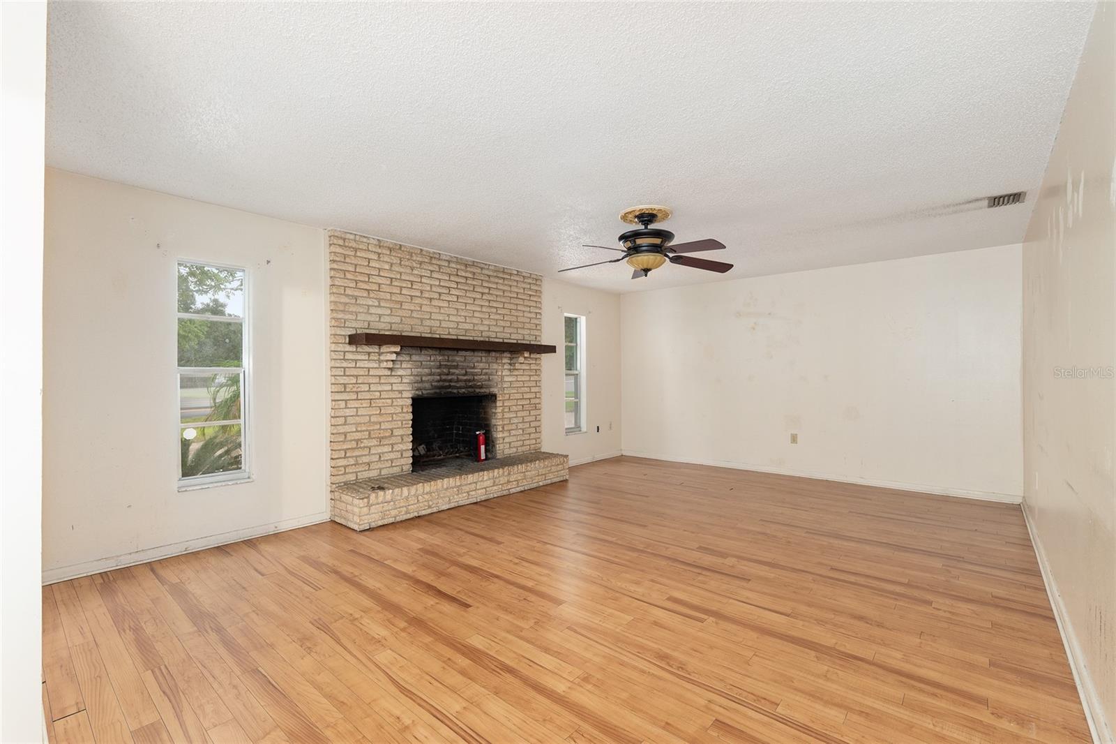 Image 15 of 52 For 3712 36th Avenue