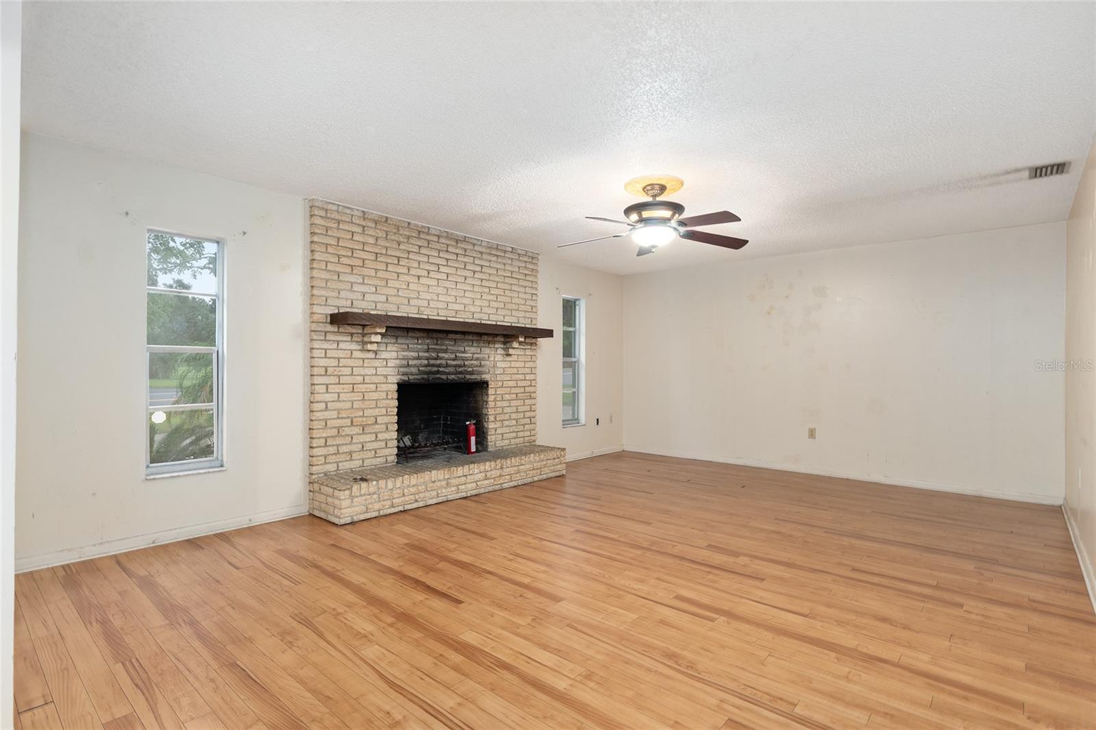 Image 18 of 52 For 3712 36th Avenue