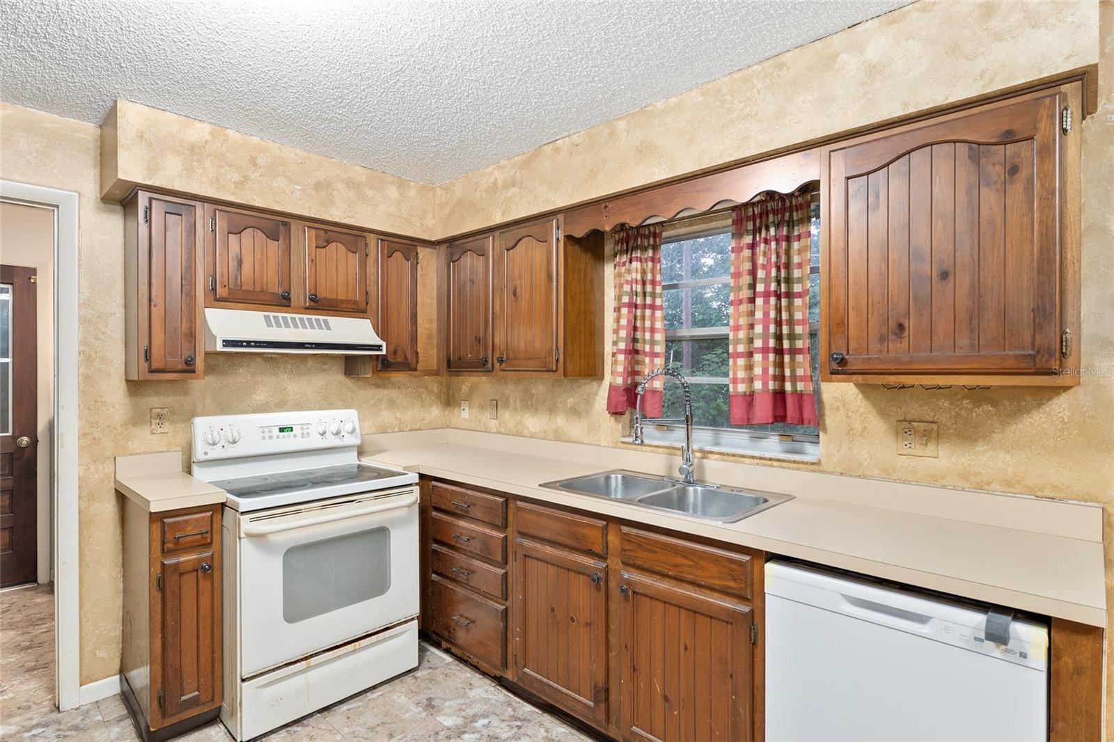 Image 24 of 52 For 3712 36th Avenue