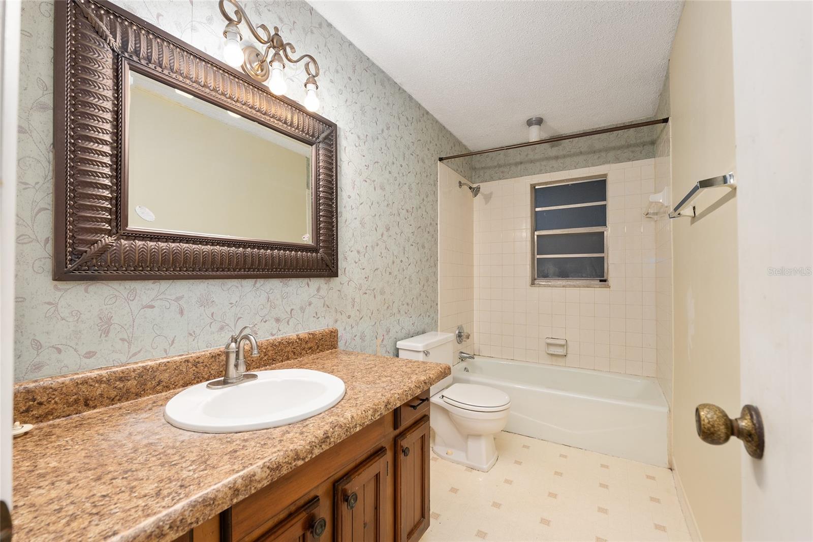 Image 42 of 52 For 3712 36th Avenue