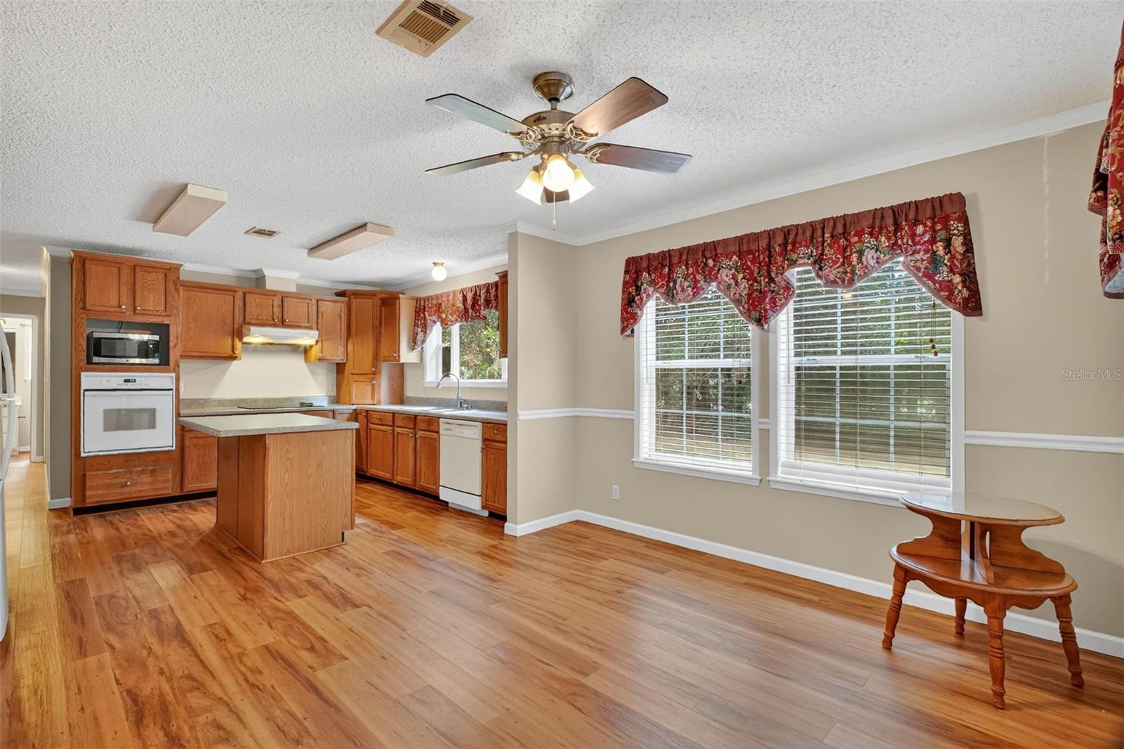 Image 18 of 37 For 8515 40th Avenue