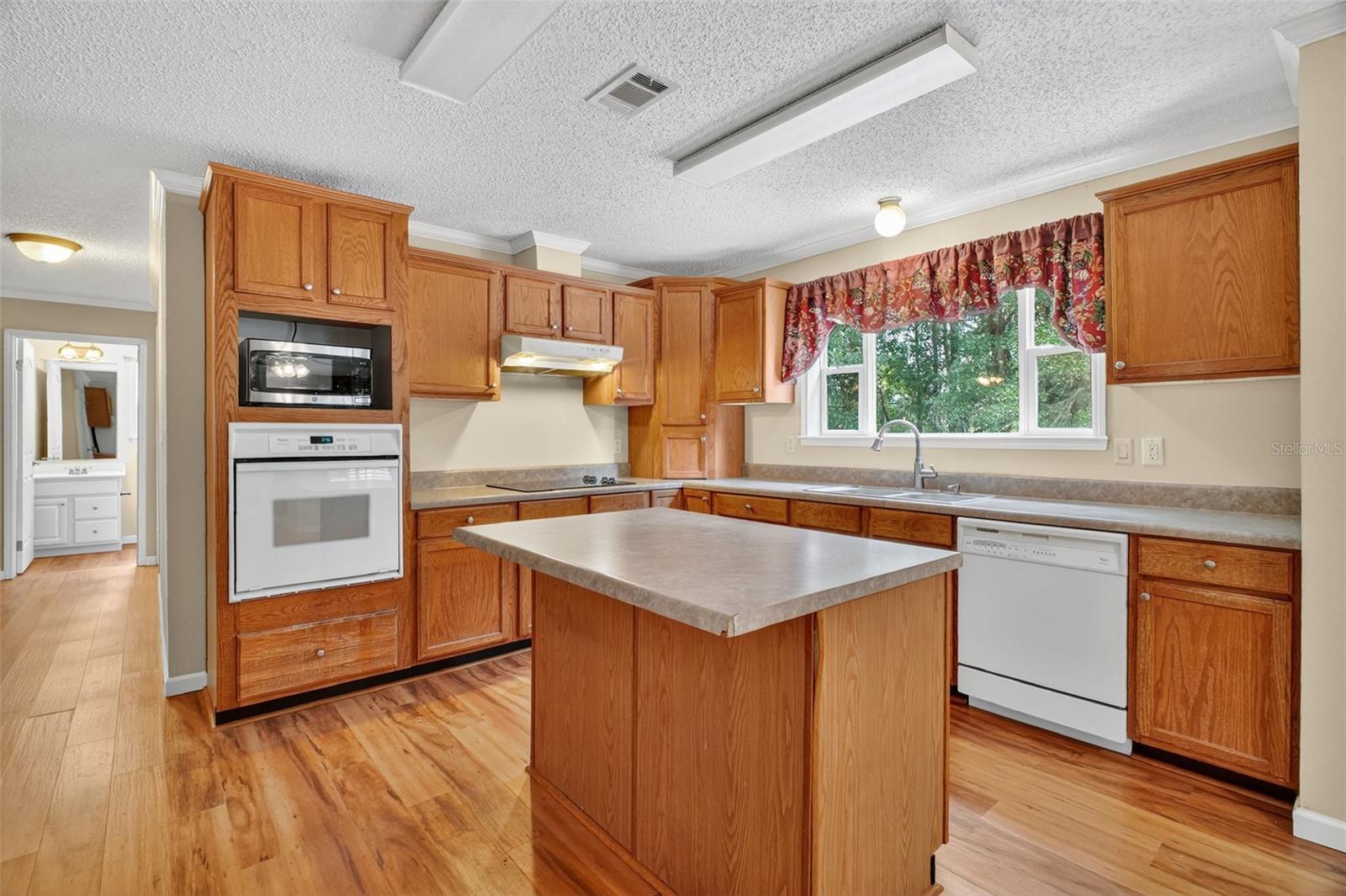 Image 20 of 37 For 8515 40th Avenue