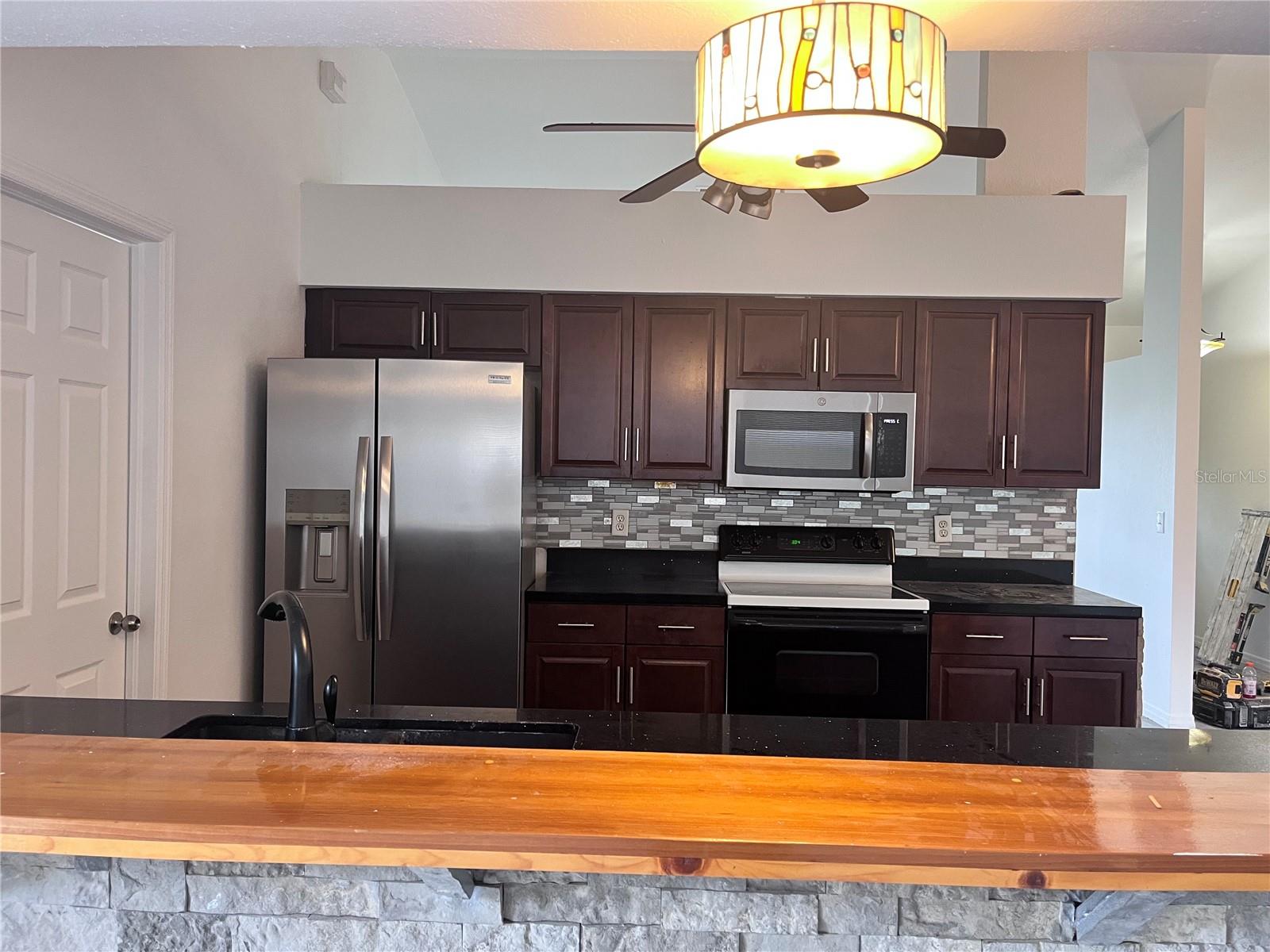 Image 2 of 6 For 895 41st Avenue N