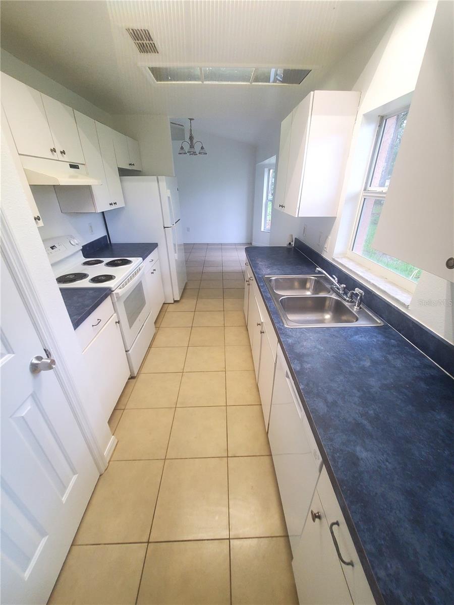 Image 4 of 8 For 13589 107th Place