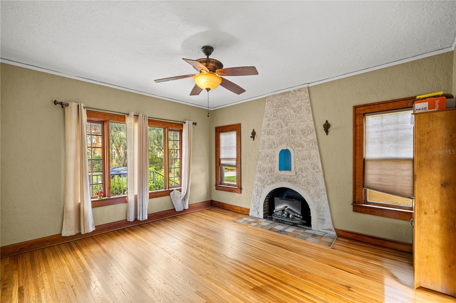 Image 12 of 24 For 922 10th Street
