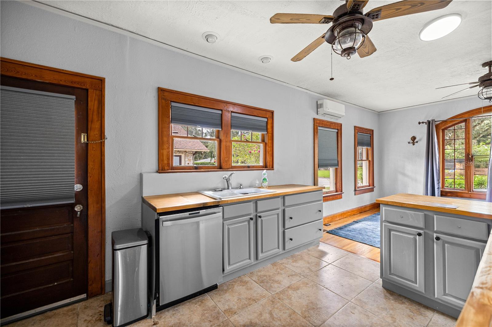 Image 8 of 24 For 922 10th Street