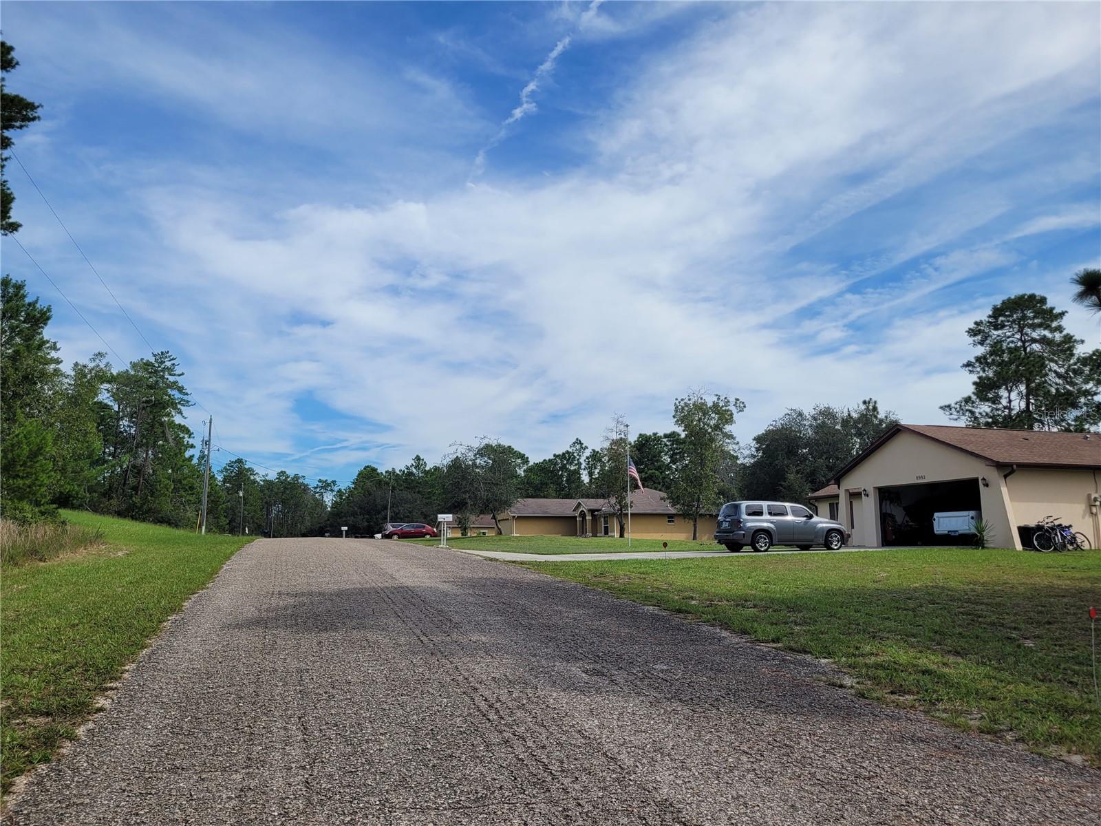 Listing photo id 9 for 8960 Farrington Drive