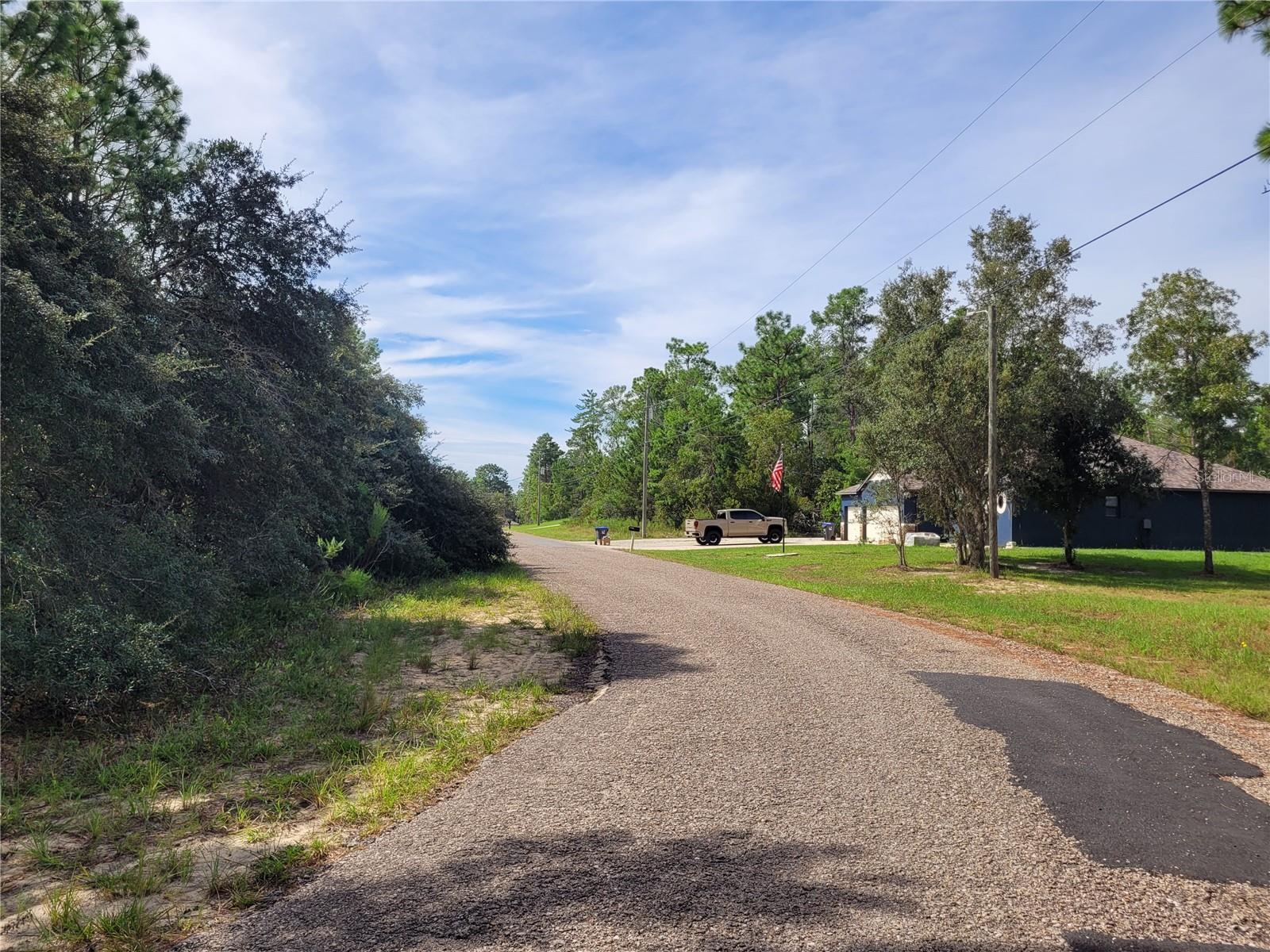 Listing photo id 2 for 8960 Farrington Drive