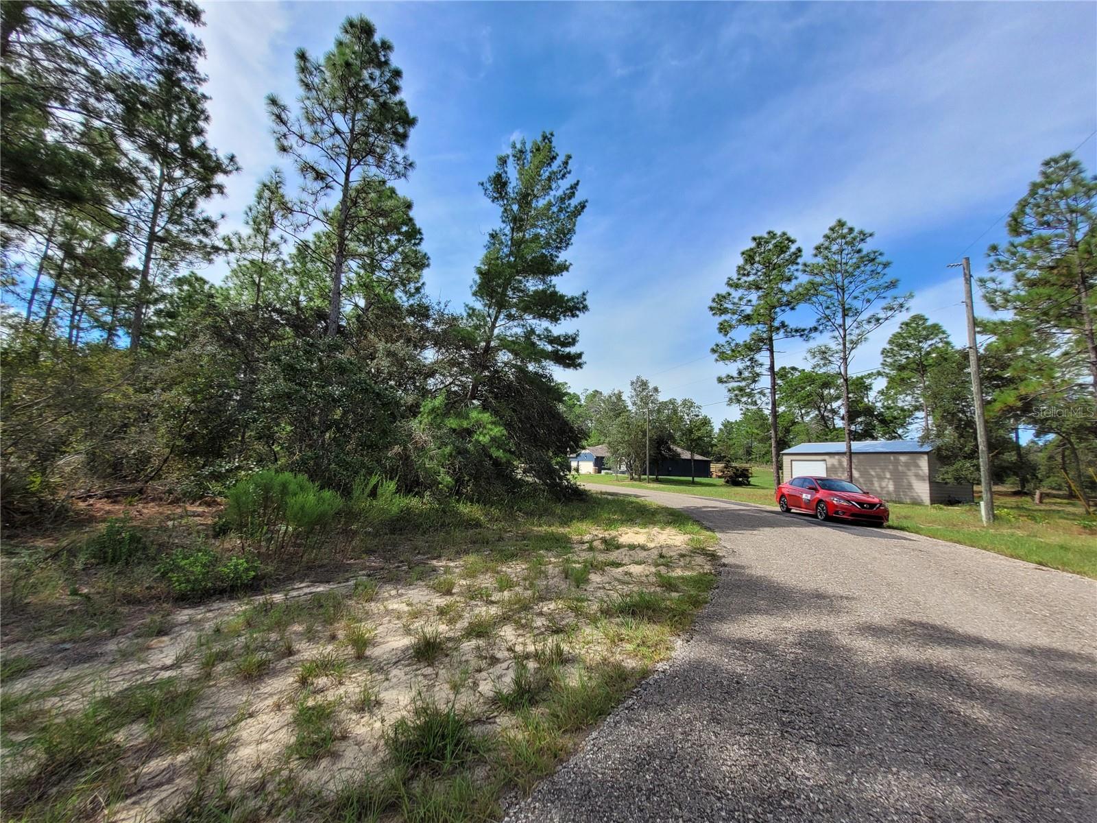 Listing photo id 4 for 8960 Farrington Drive