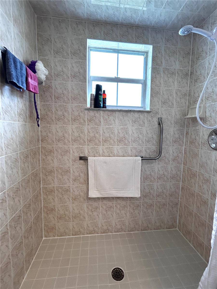 Listing photo id 20 for 6699 Kingsbury Lane