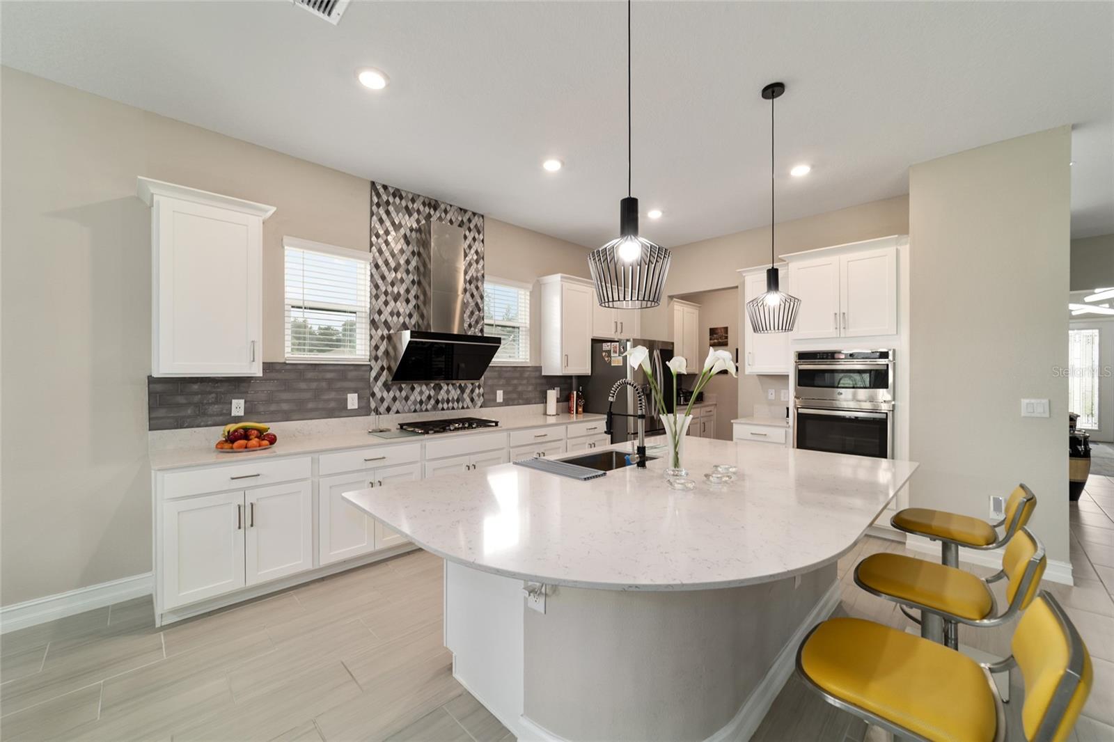 Image 11 of 37 For 906 41st Street