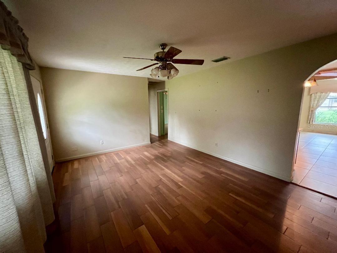 Image 11 of 41 For 2317 36 Street