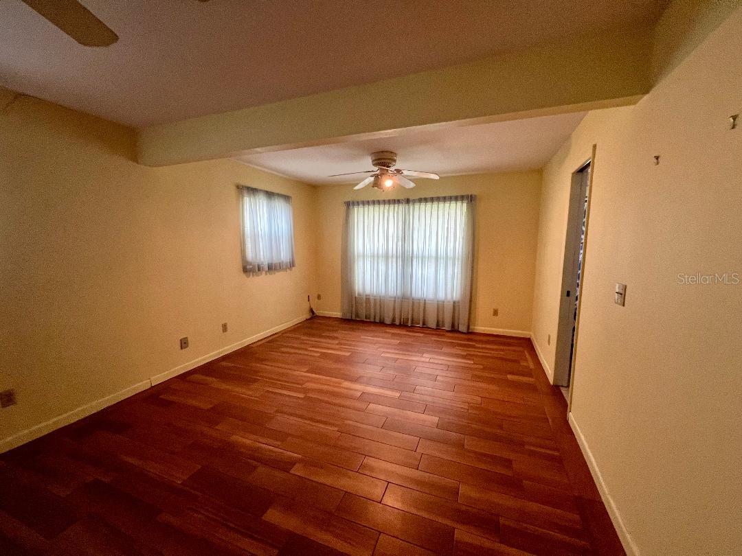 Image 17 of 41 For 2317 36 Street