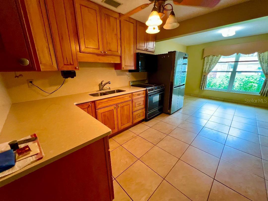 Image 3 of 41 For 2317 36 Street