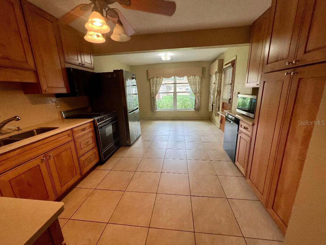 Image 5 of 41 For 2317 36 Street