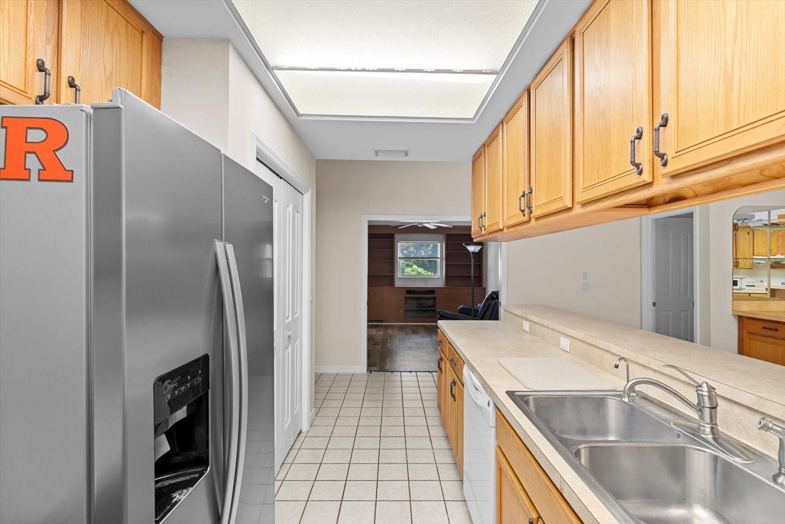 Image 17 of 42 For 2 Woodmill Court
