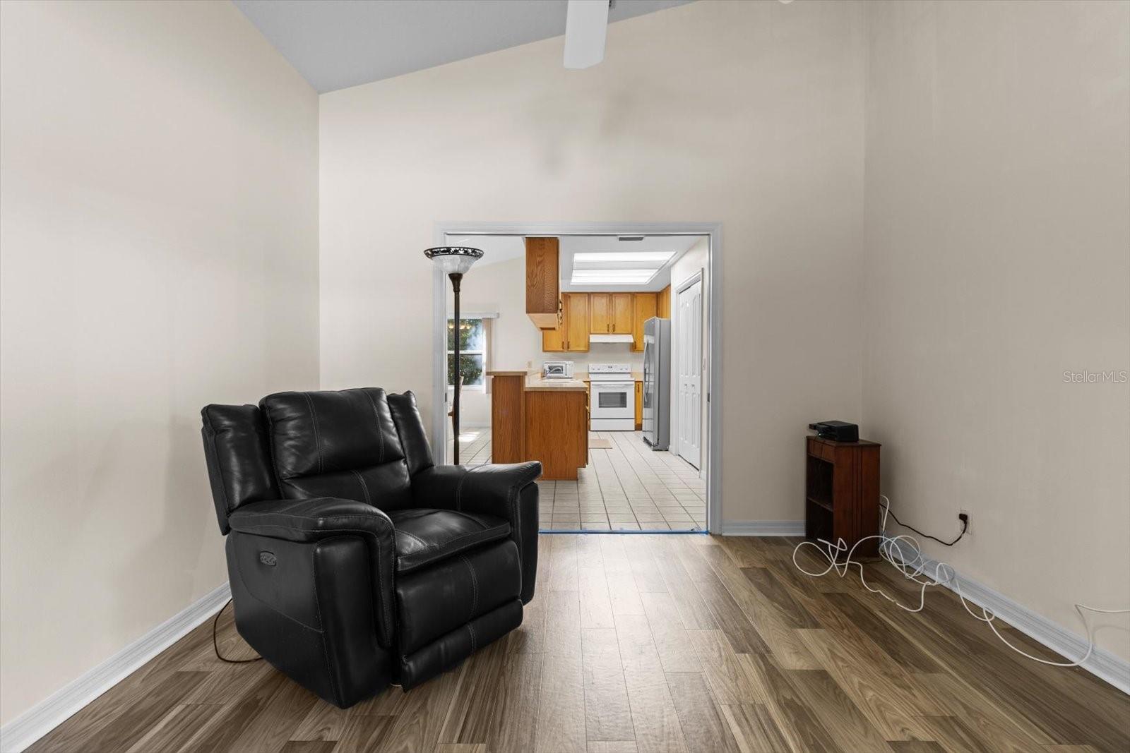 Image 23 of 42 For 2 Woodmill Court