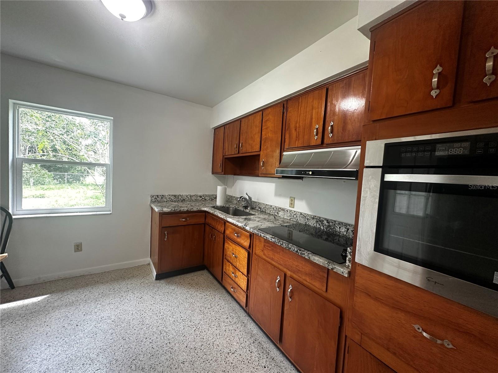 Image 3 of 11 For 10396 Eastside Avenue