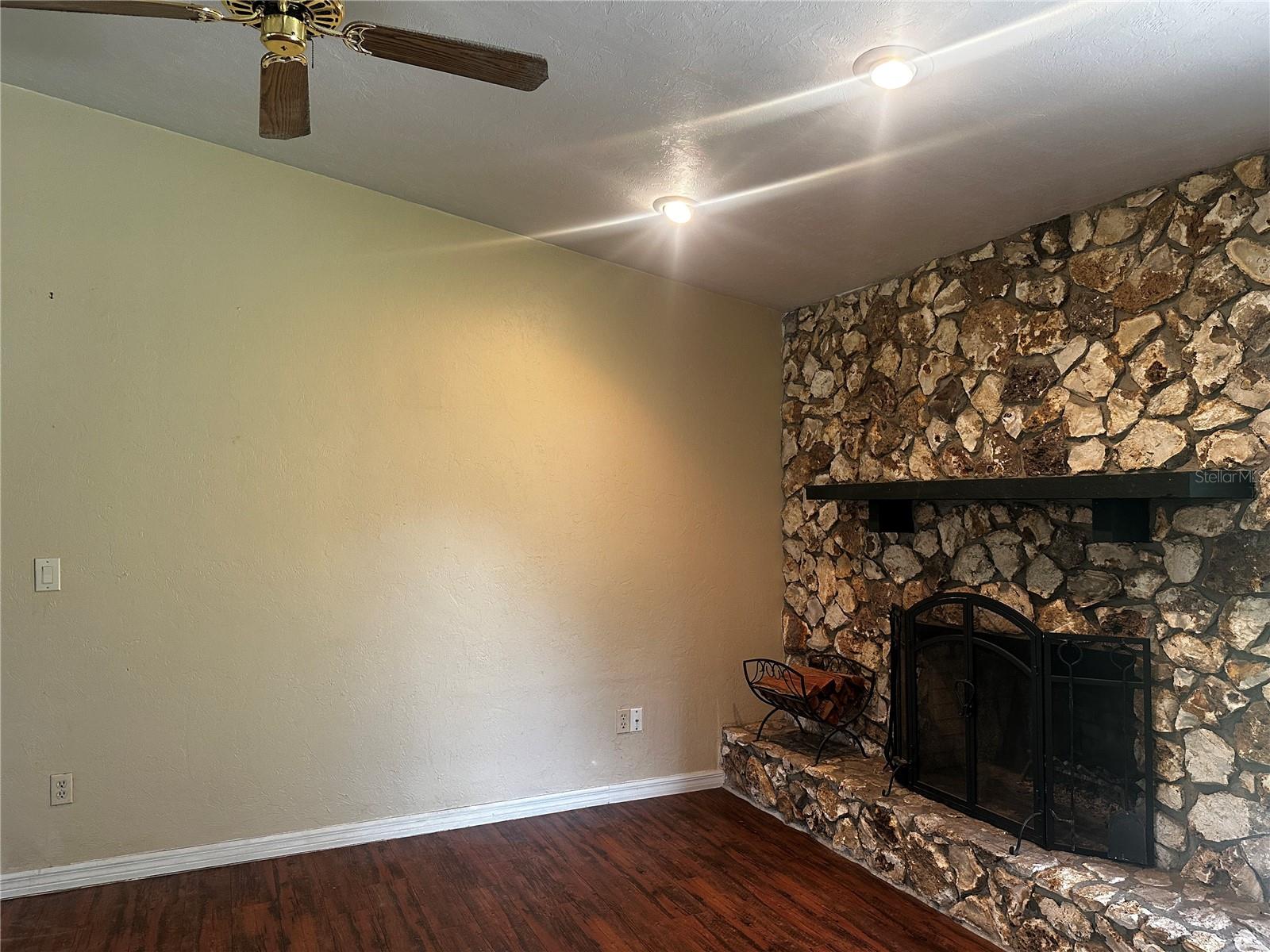 Image 4 of 18 For 3963 17th Place