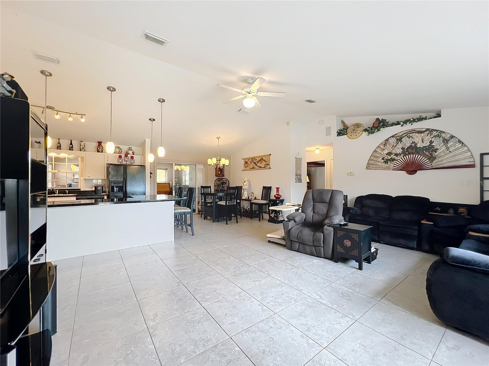 Image 11 of 70 For 22163 Edgewater Boulevard