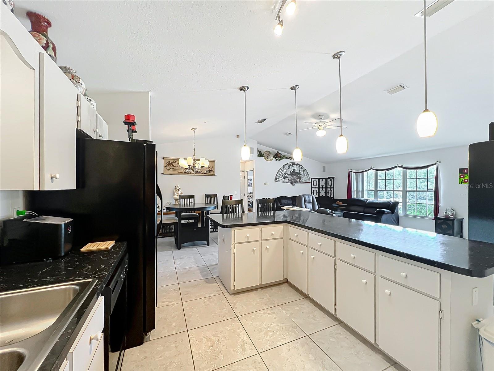 Image 17 of 70 For 22163 Edgewater Boulevard