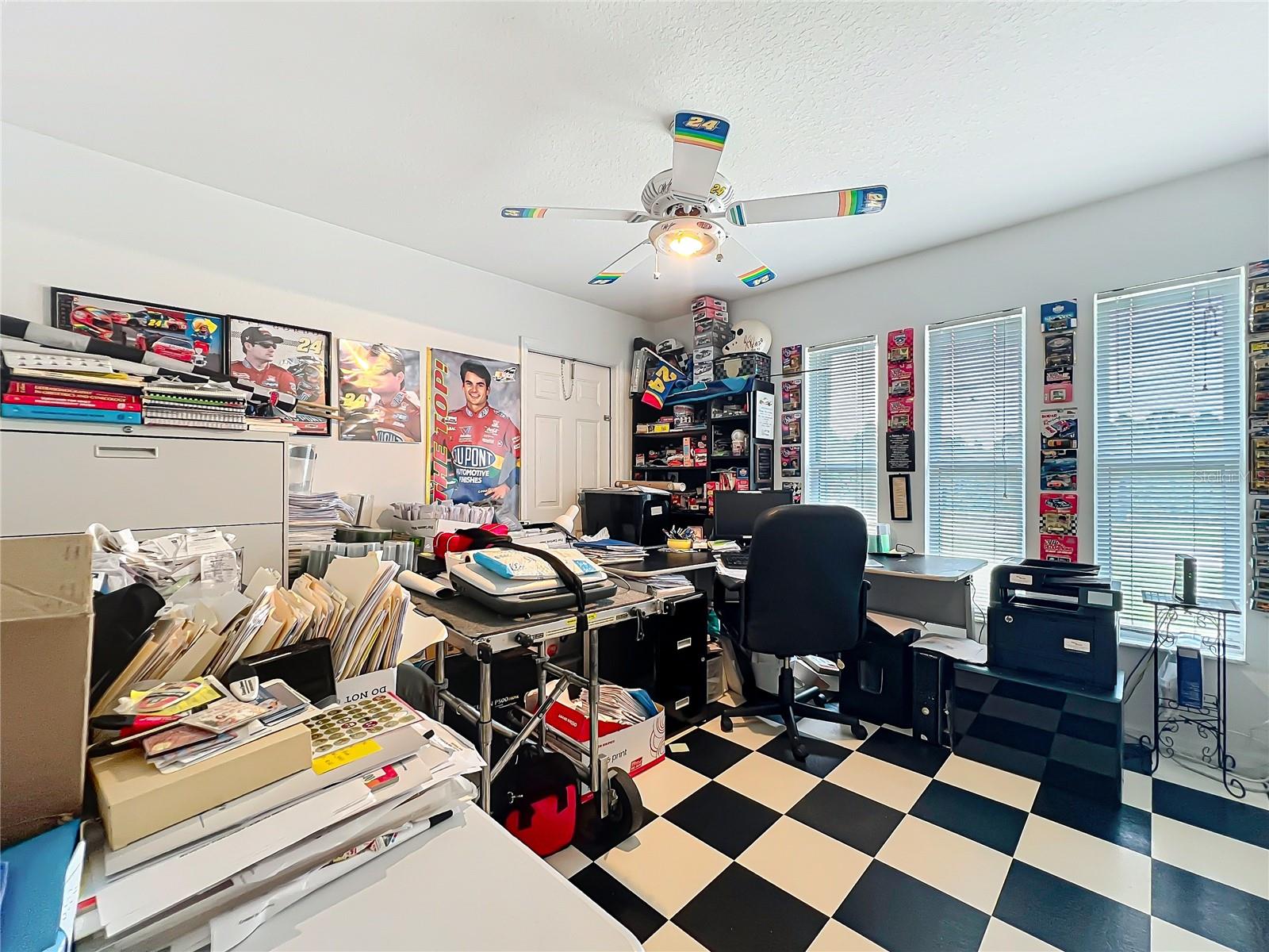 Image 22 of 70 For 22163 Edgewater Boulevard