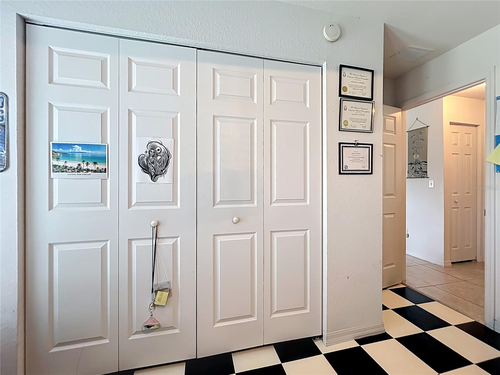 Image 24 of 70 For 22163 Edgewater Boulevard