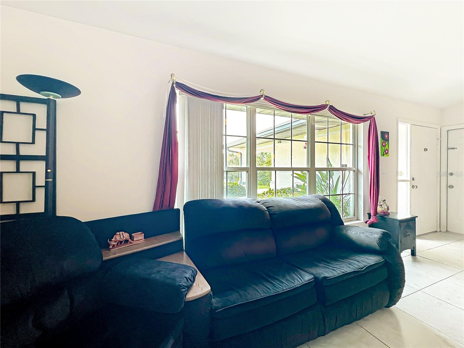Image 4 of 70 For 22163 Edgewater Boulevard
