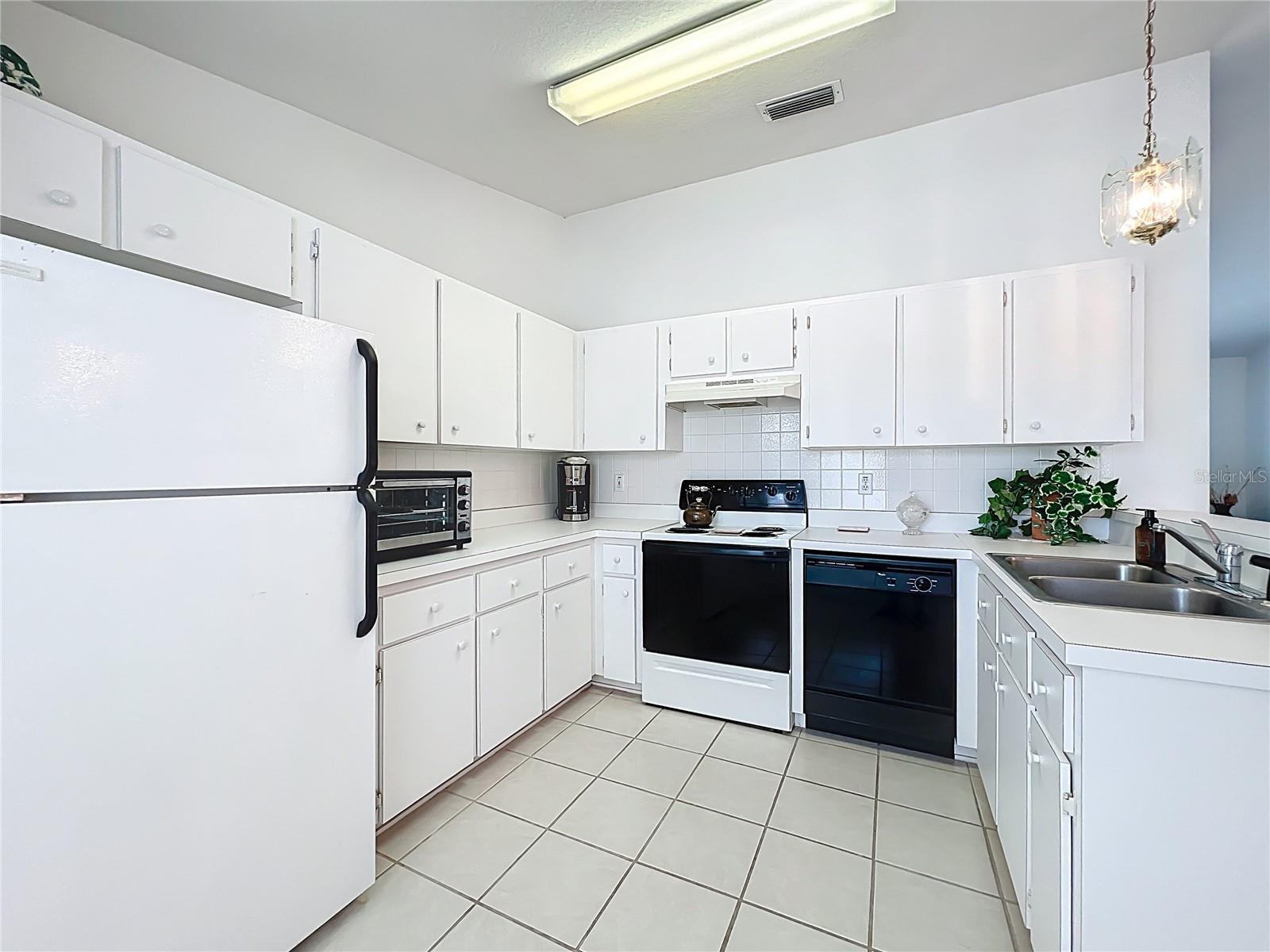 Image 46 of 70 For 22163 Edgewater Boulevard