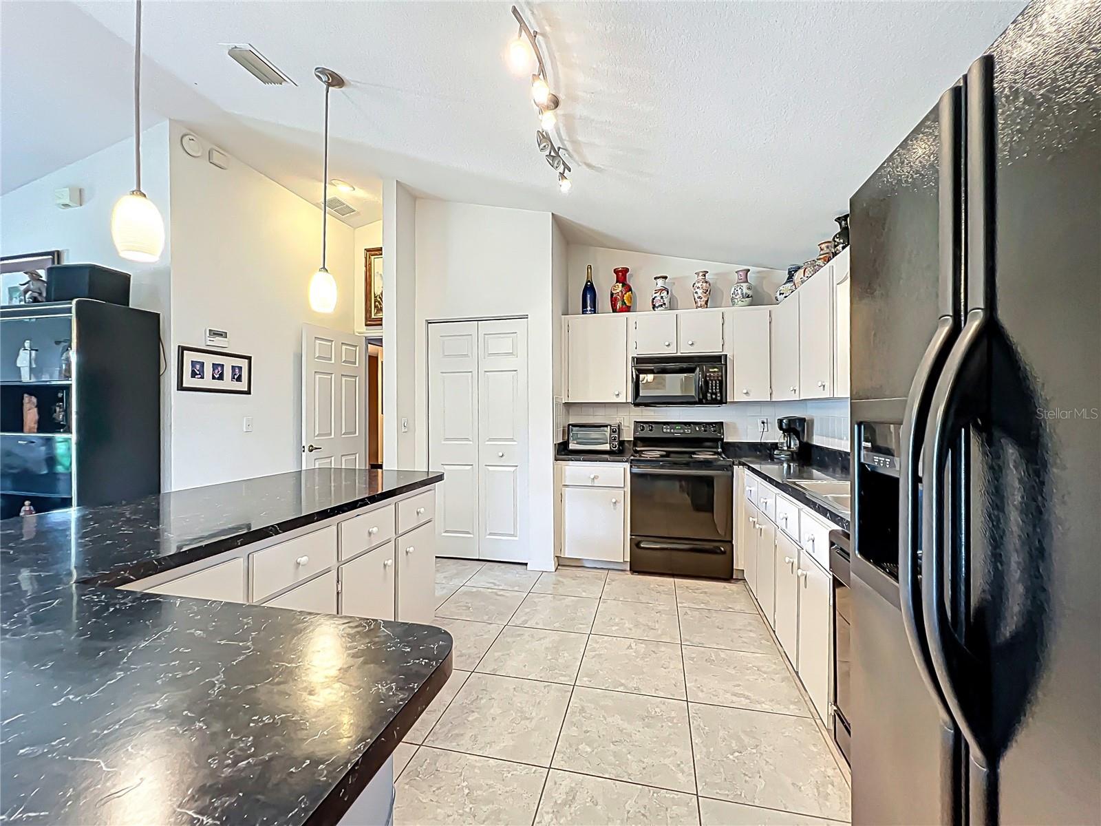 Image 5 of 70 For 22163 Edgewater Boulevard