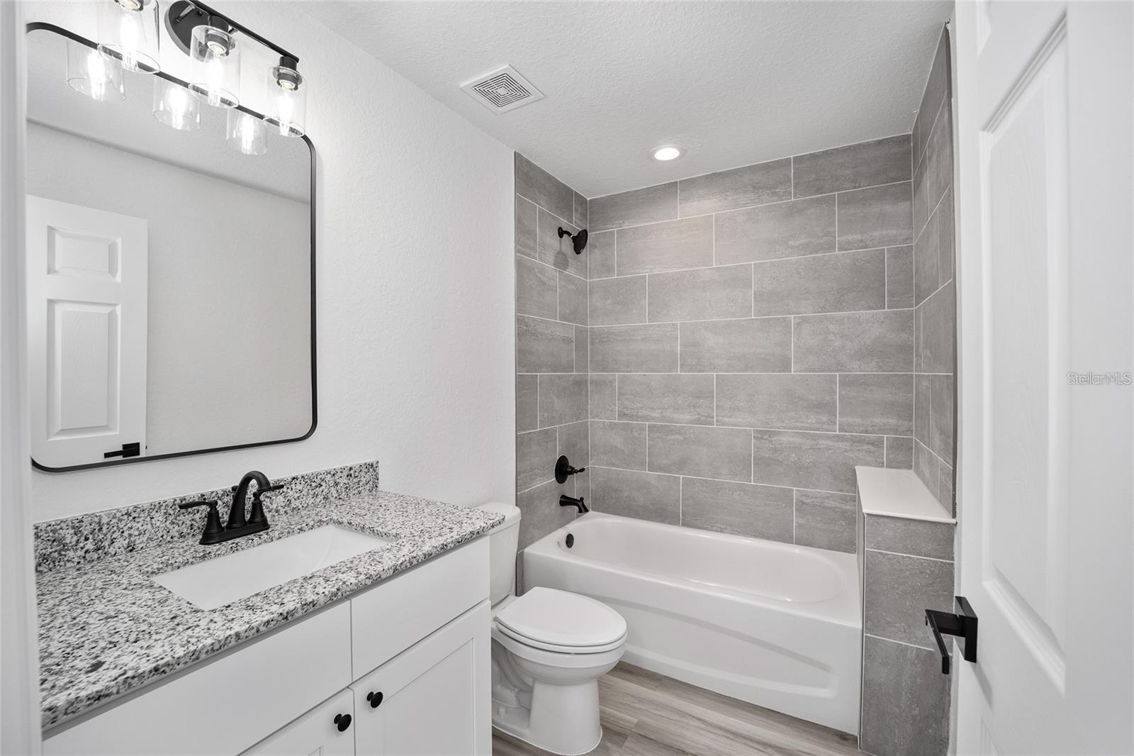 Image 14 of 25 For 23405 Anchor Boulevard