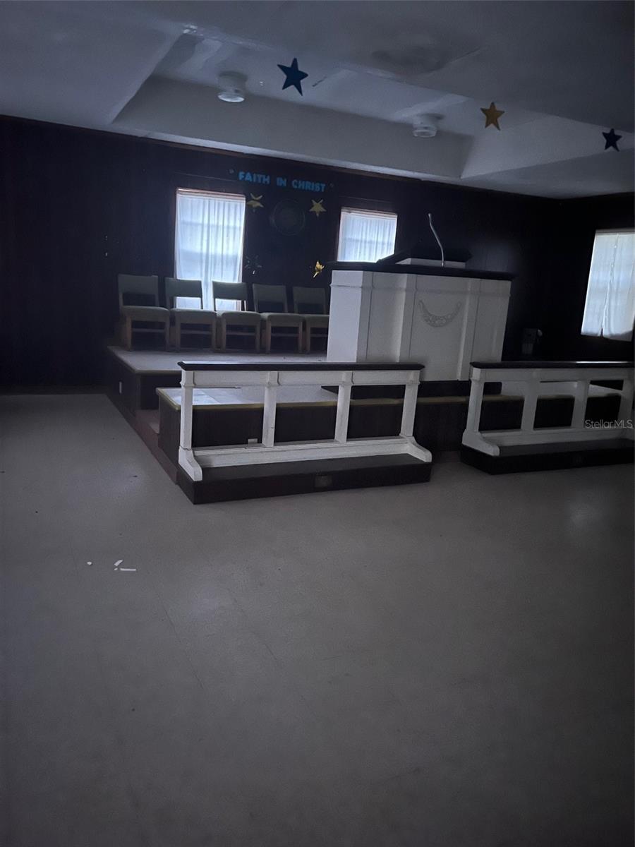 Listing photo id 1 for 1235 Sage Street