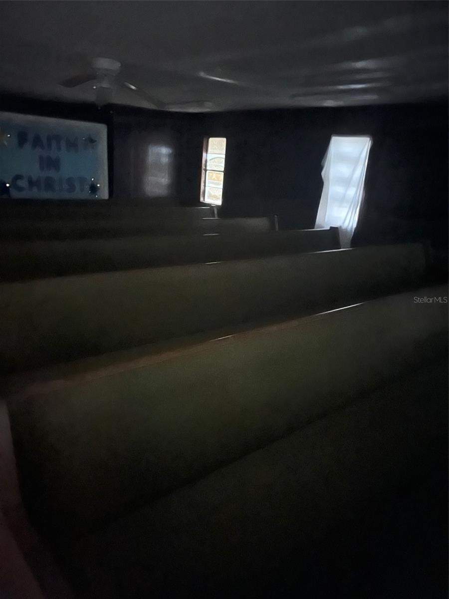 Listing photo id 3 for 1235 Sage Street