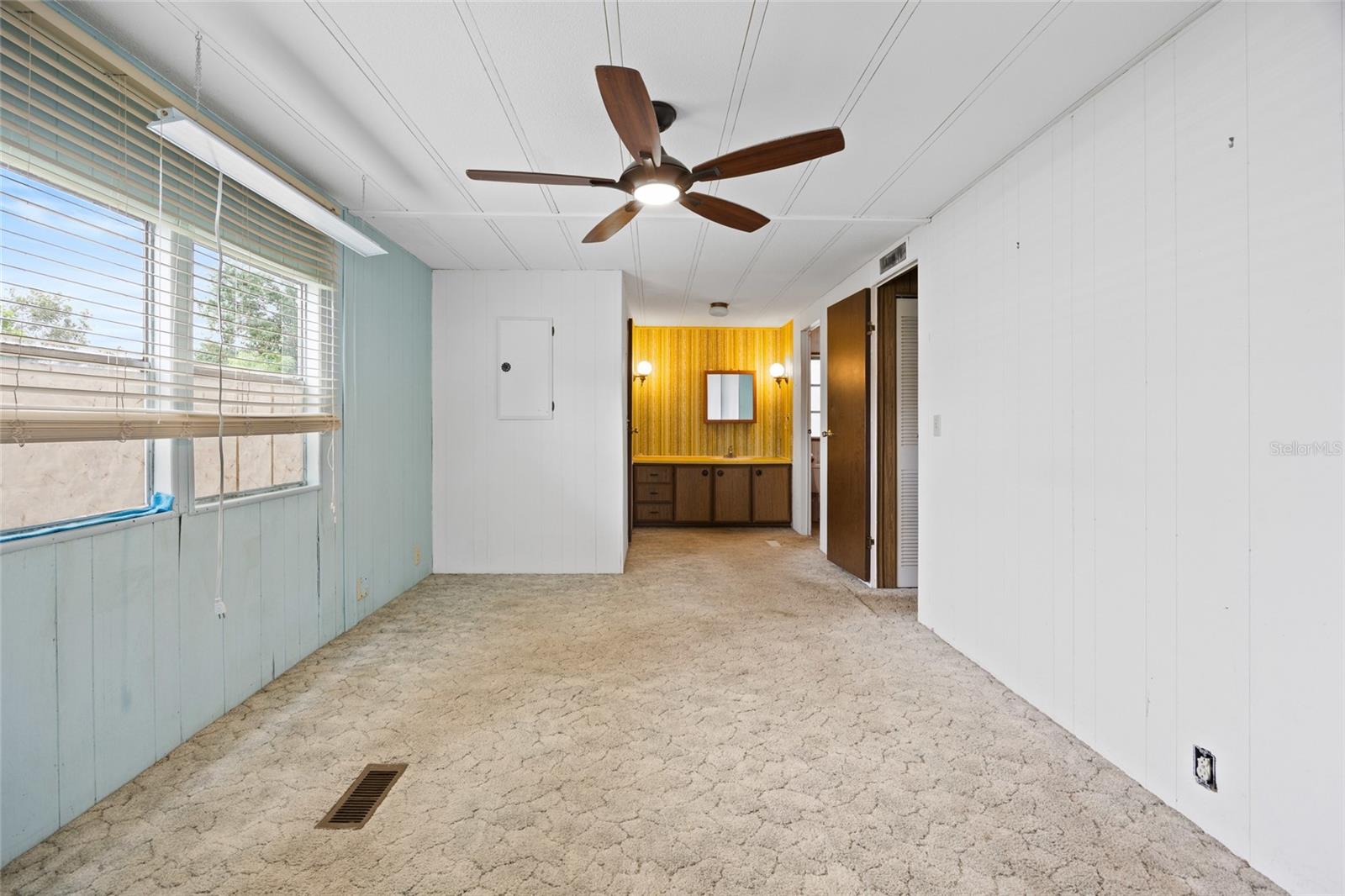 Image 12 of 28 For 411 63rd Court