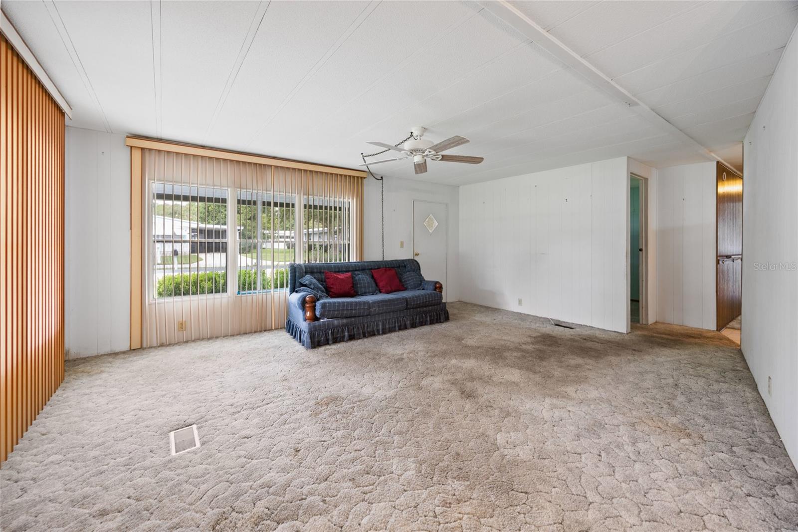 Image 6 of 28 For 411 63rd Court