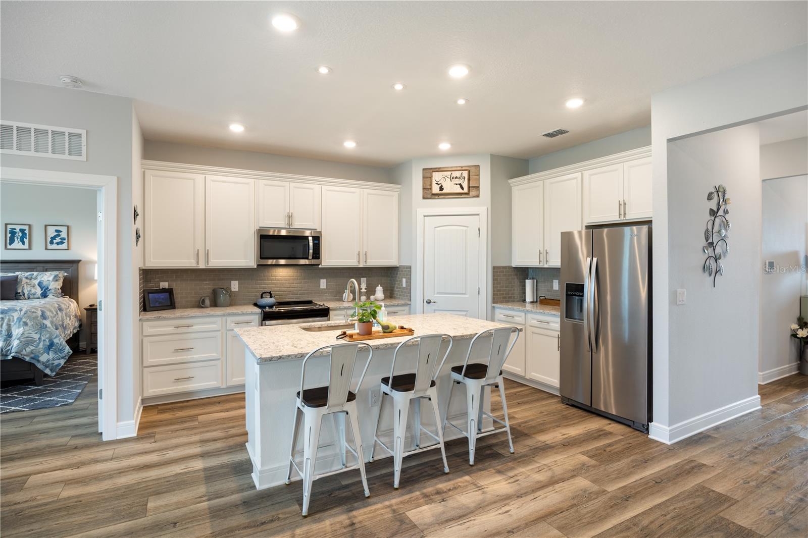 Image 11 of 55 For 9419 52nd Loop