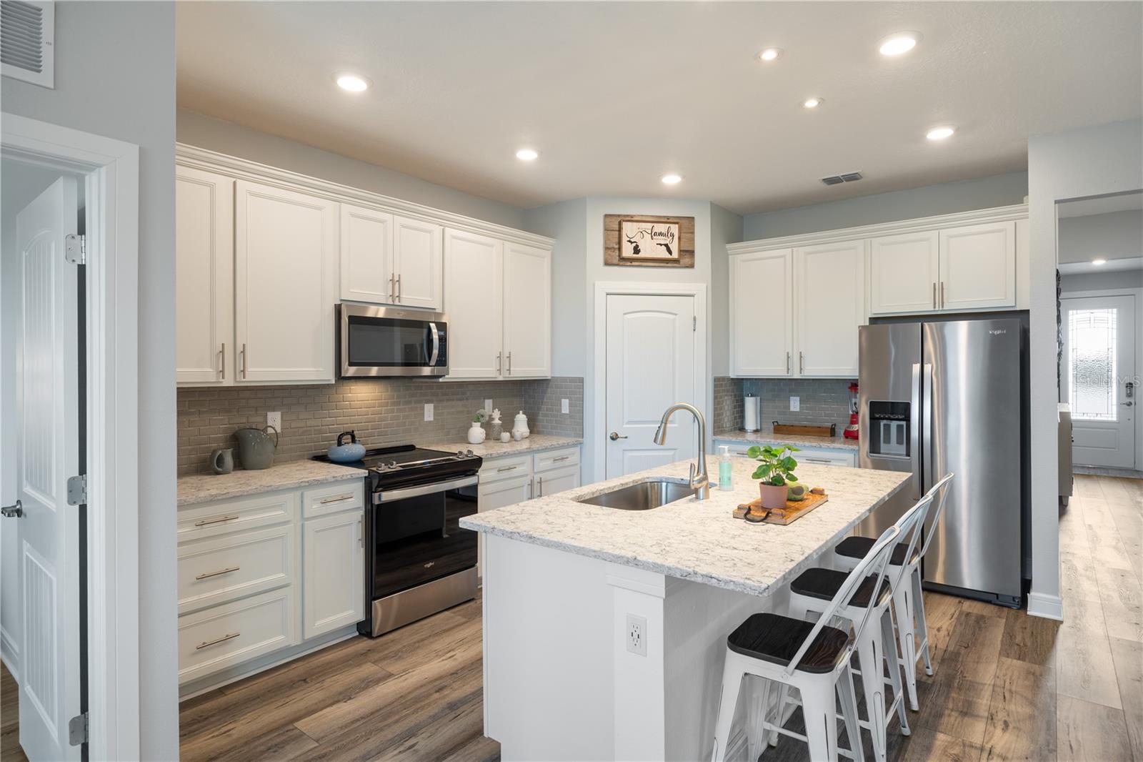 Image 12 of 55 For 9419 52nd Loop