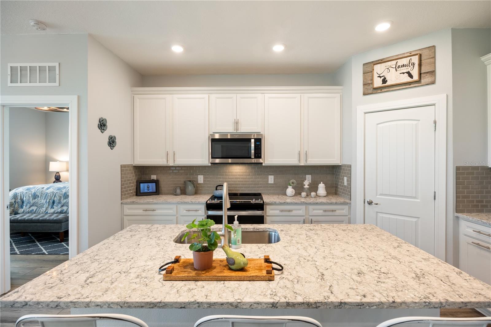 Image 15 of 55 For 9419 52nd Loop