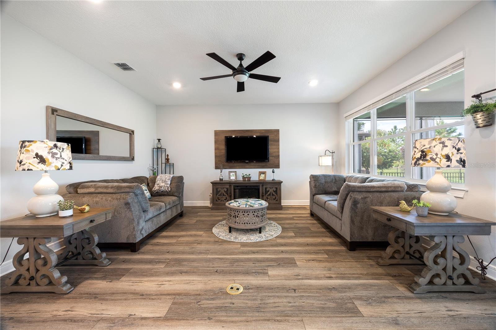 Image 20 of 55 For 9419 52nd Loop