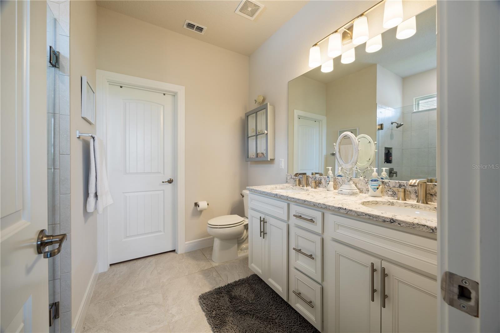 Image 26 of 55 For 9419 52nd Loop