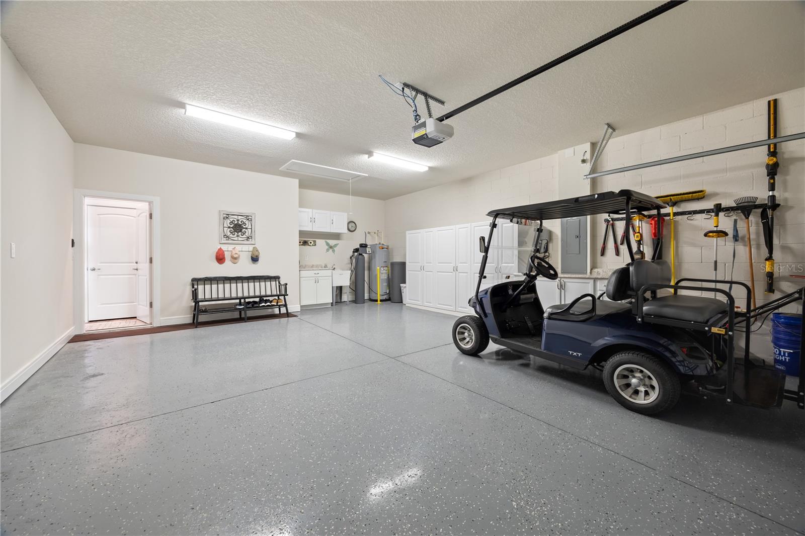 Image 31 of 55 For 9419 52nd Loop