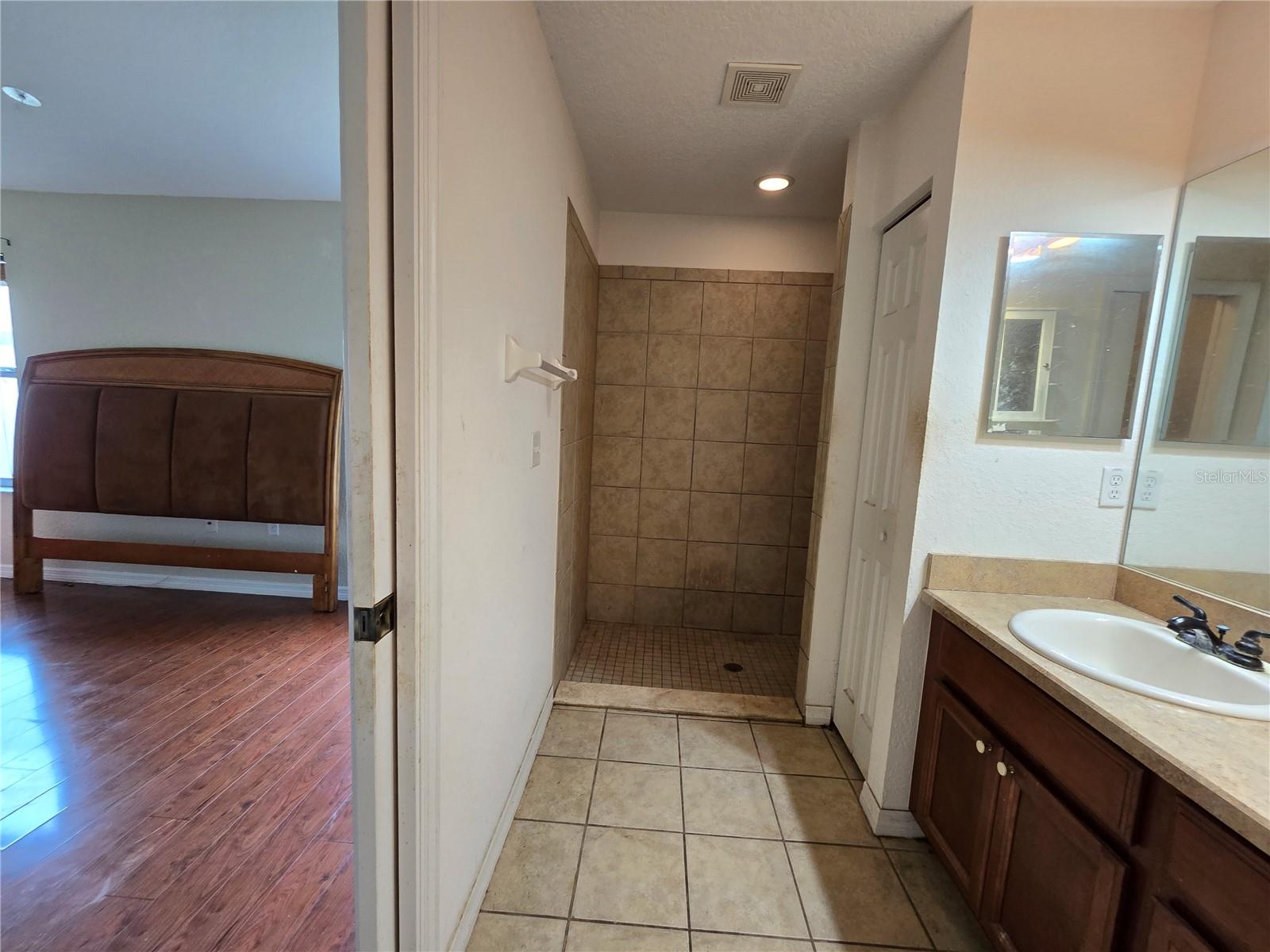 Image 10 of 10 For 12328 Ne 48th Loop